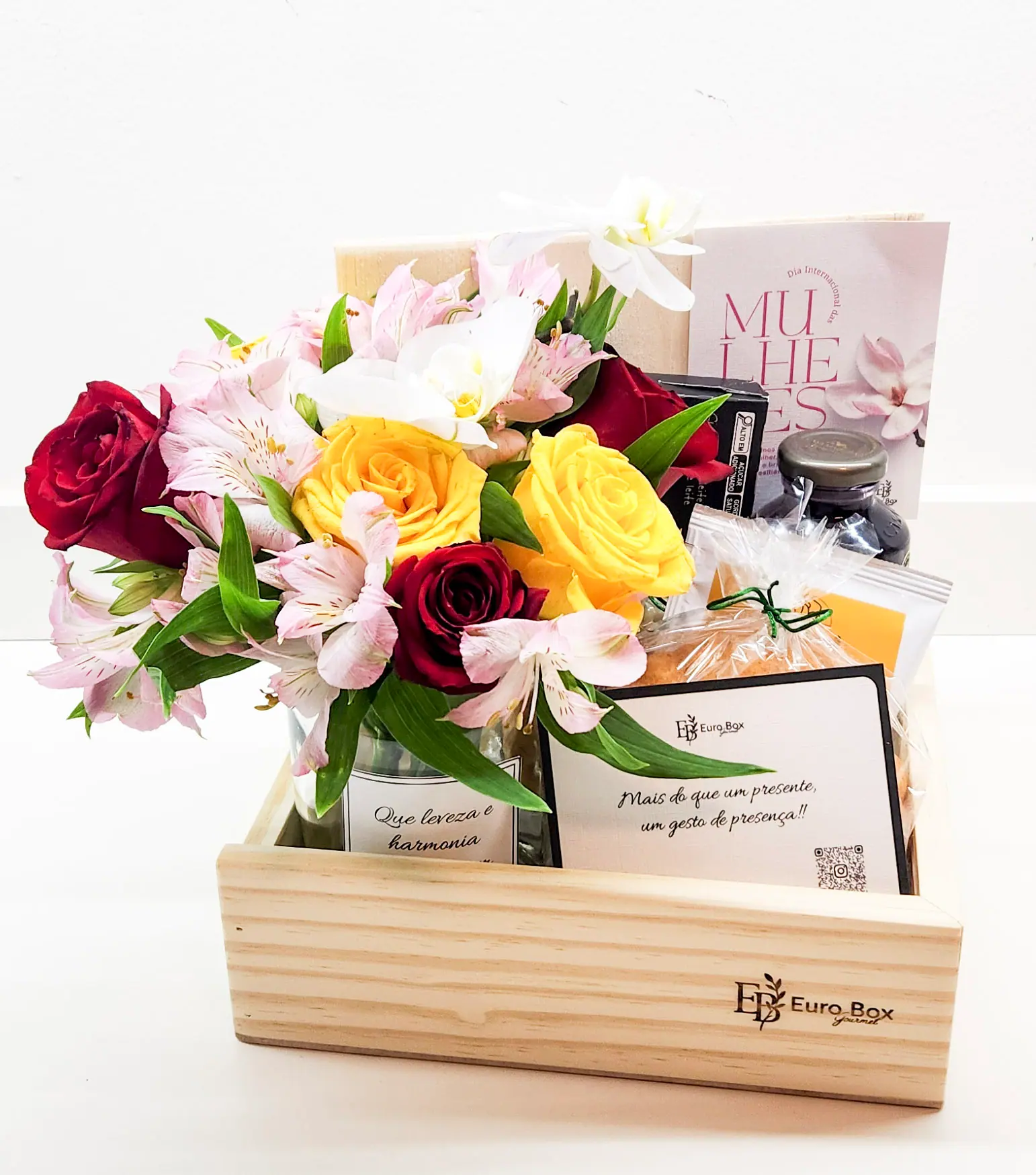 Cesta Romântica EuroBox Gourmet — Amor em forma de presente.